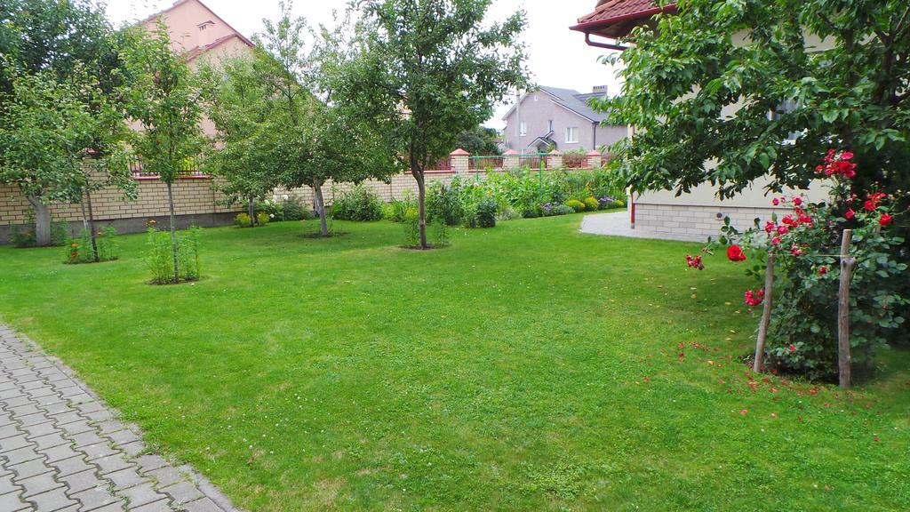 U Viktora Guest House Brest Eksteriør bilde