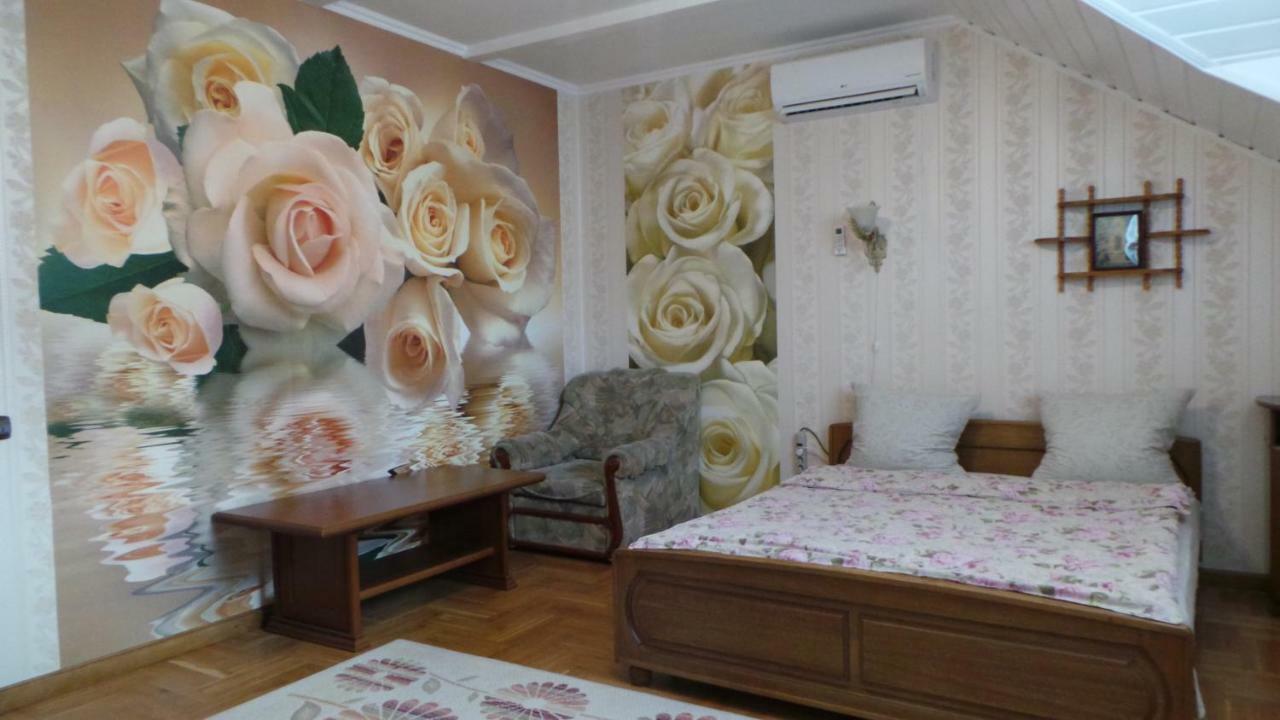 U Viktora Guest House Brest Eksteriør bilde