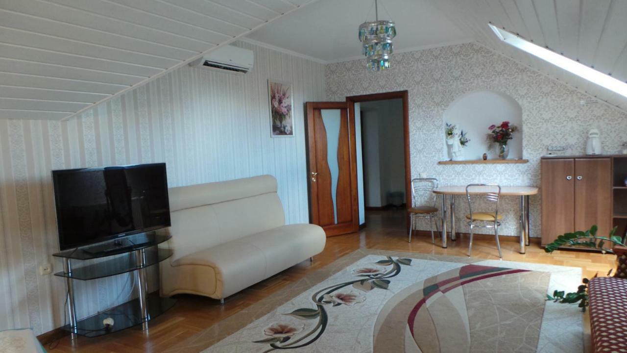 U Viktora Guest House Brest Eksteriør bilde